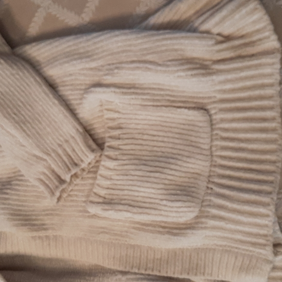 Gymboree Size M 7-8 Two Pocket White Sweater - Picture 6 of 9